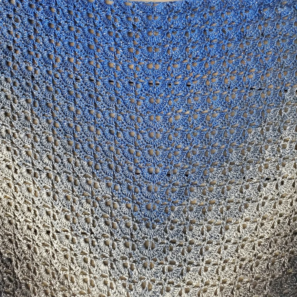 💖 New Handmade Crochet Light weighted Baktus / Shawl / Scarf